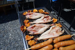 吉次&生のホヤを焼きます