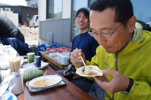 美味しさに笑顔がこぼれます